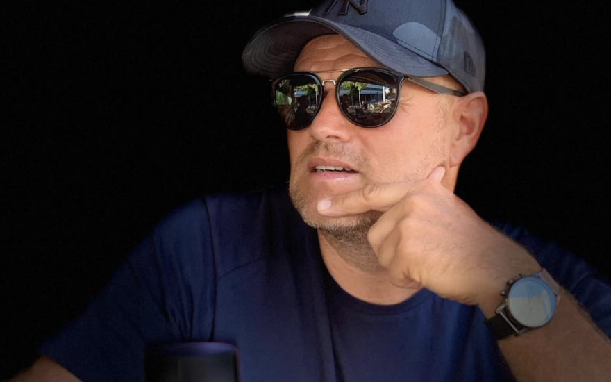 Michael Busse mit Sonnenbrille