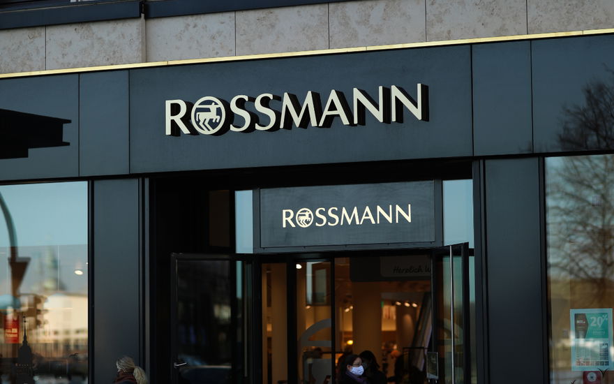 rossmann-logo-gold