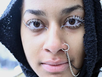 Weiße Mascara: Wimpern-Trend für Mutige