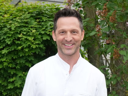 TV-Koch Alexander Kumptner: Wer ist die Frau an seiner Seite?