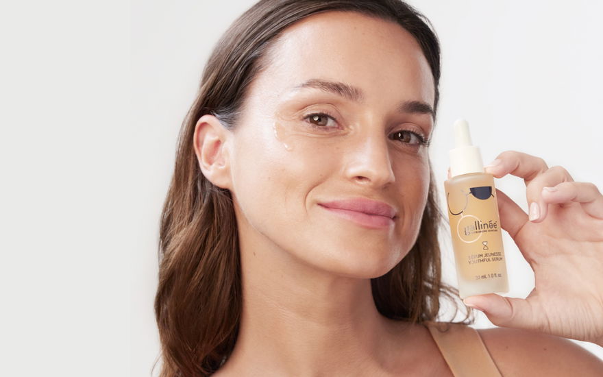 Anti-Aging-Serum auftragen