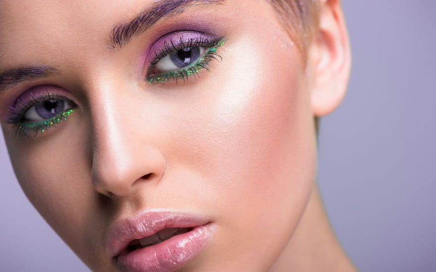 Frau Lila Augen-Make-up
