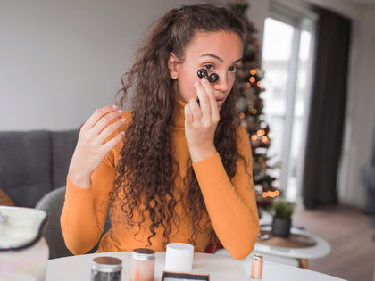 Anti-Aging: Mit diesem Roll-on werden Augenfalten einfach weggerollt
