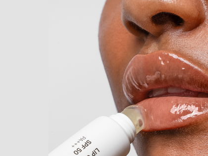 Lippenpflege: Dieser Tinted Gloss unterstützt das Lippen-Volumen