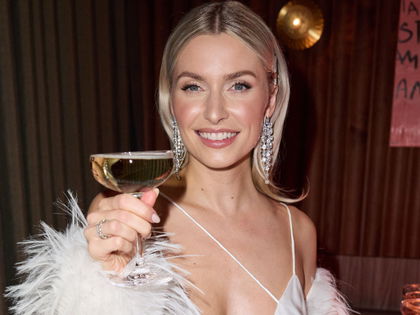 Nagellack-Trend 2024: Lena Gercke trägt jetzt "Pearly White Nails"