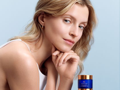 Anti-Aging: Bekannt aus "Emily in Paris" – Luxus-Augenpflege aus Hollywood