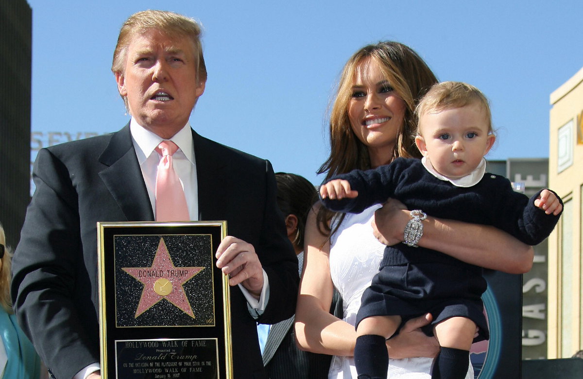 Donald Trump mit seinem Walk-of-fame-Stern, Melania und Barron