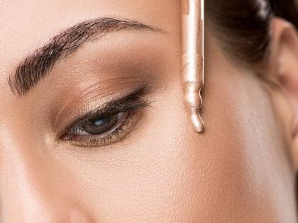 Make-up-Trend 2025: Flüssiger Bronzer zaubert dir den Promi-Glow