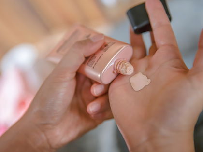 Make-up-Trend 2025: Diese 8-Euro-Foundation beschert dir einen echten Star-Glow