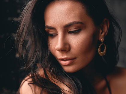 Glow-up der Stars: Diese günstigen Bronzing-Drops zaubern dir einen sonnengeküssten Teint