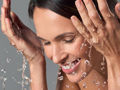 Für reife Haut: Dieser 6-Euro-Cleanser mit Kollagen entfernt sanft Unreinheiten