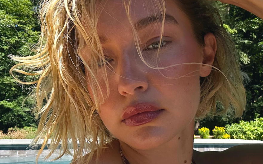 Gigi Hadid Selfie