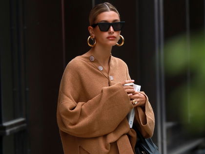 Laut Hailey Bieber: Casual Cool ist der Fashion-Trend 2025