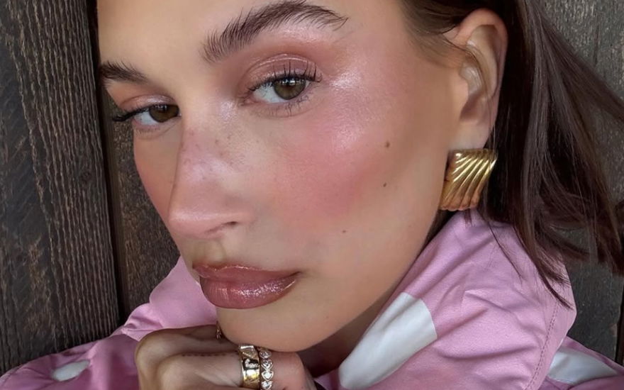 hailey-bieber Selfie
