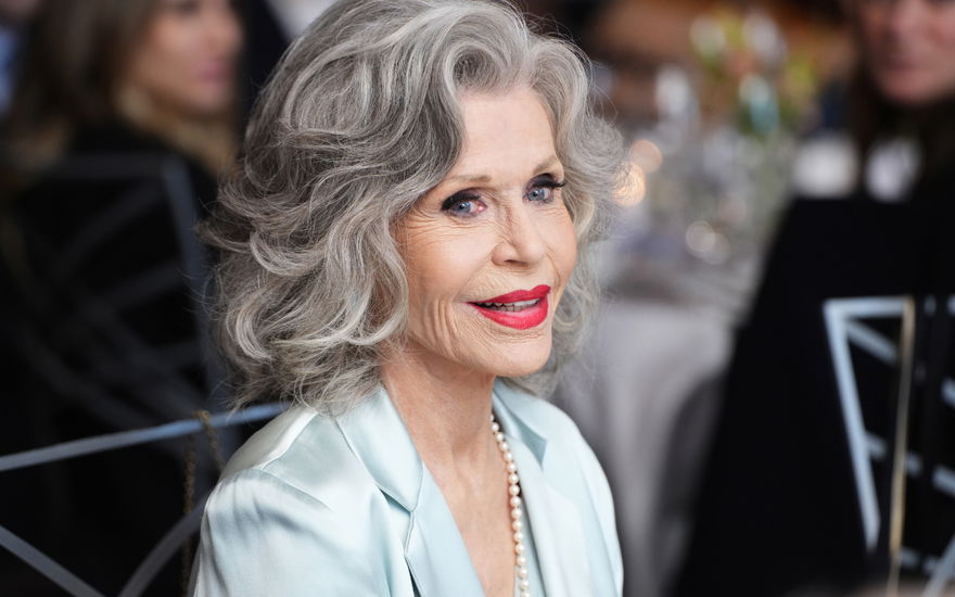 Jane Fonda strahlt