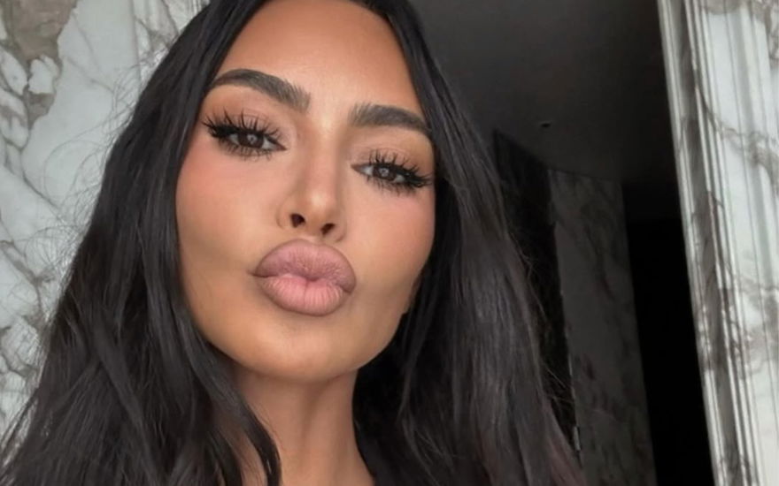 Kim Kardashian Selfie mit Kusmund