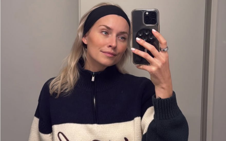 Lena Gercke macht Selfie