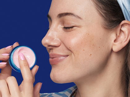 Beauty-Trend 2025: Diese neue Leave-on-Lip-Maske zaubert sofort pralle und glatte Lippen