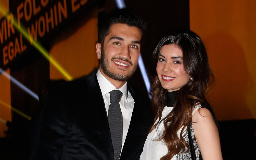 Nuri Sahin mit seiner Ehefrau Tugba