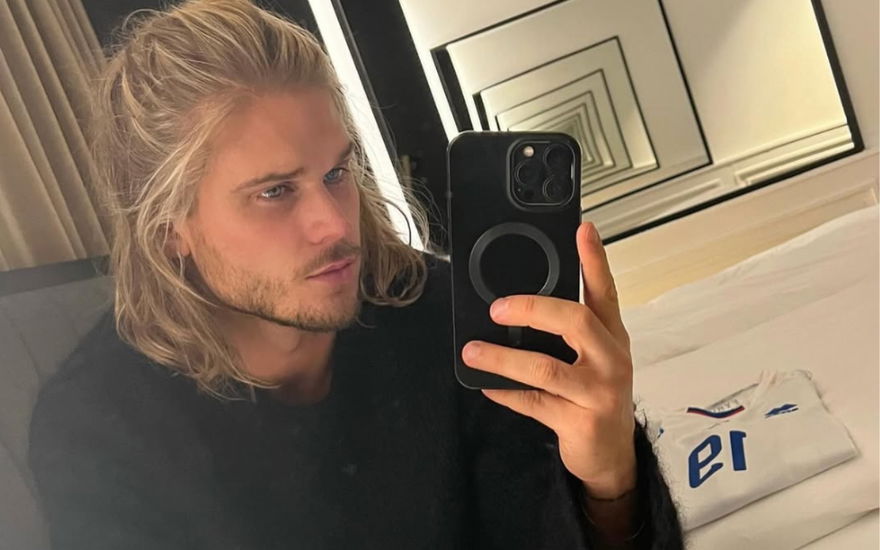 rurik gislason selfie