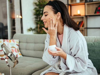 Laut Promi-Dermatologin: Skin Cycling sorgt für einen traumhaften Teint