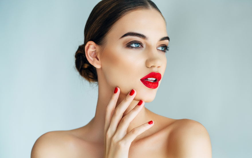 Frau rote Lippen