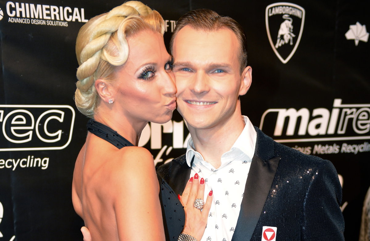 Kathrin Menzinger stark geschminkt mit Vadim Garbuzov