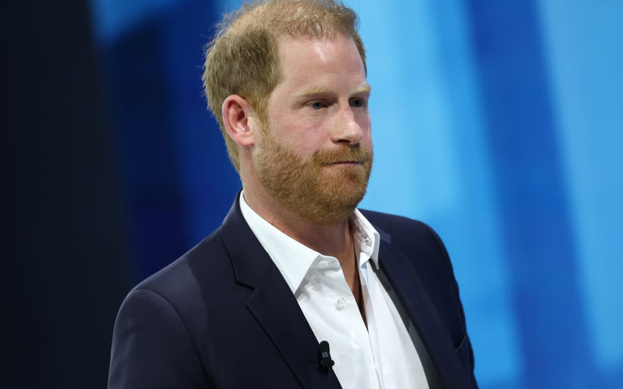 Prinz Harry guckt genervt
