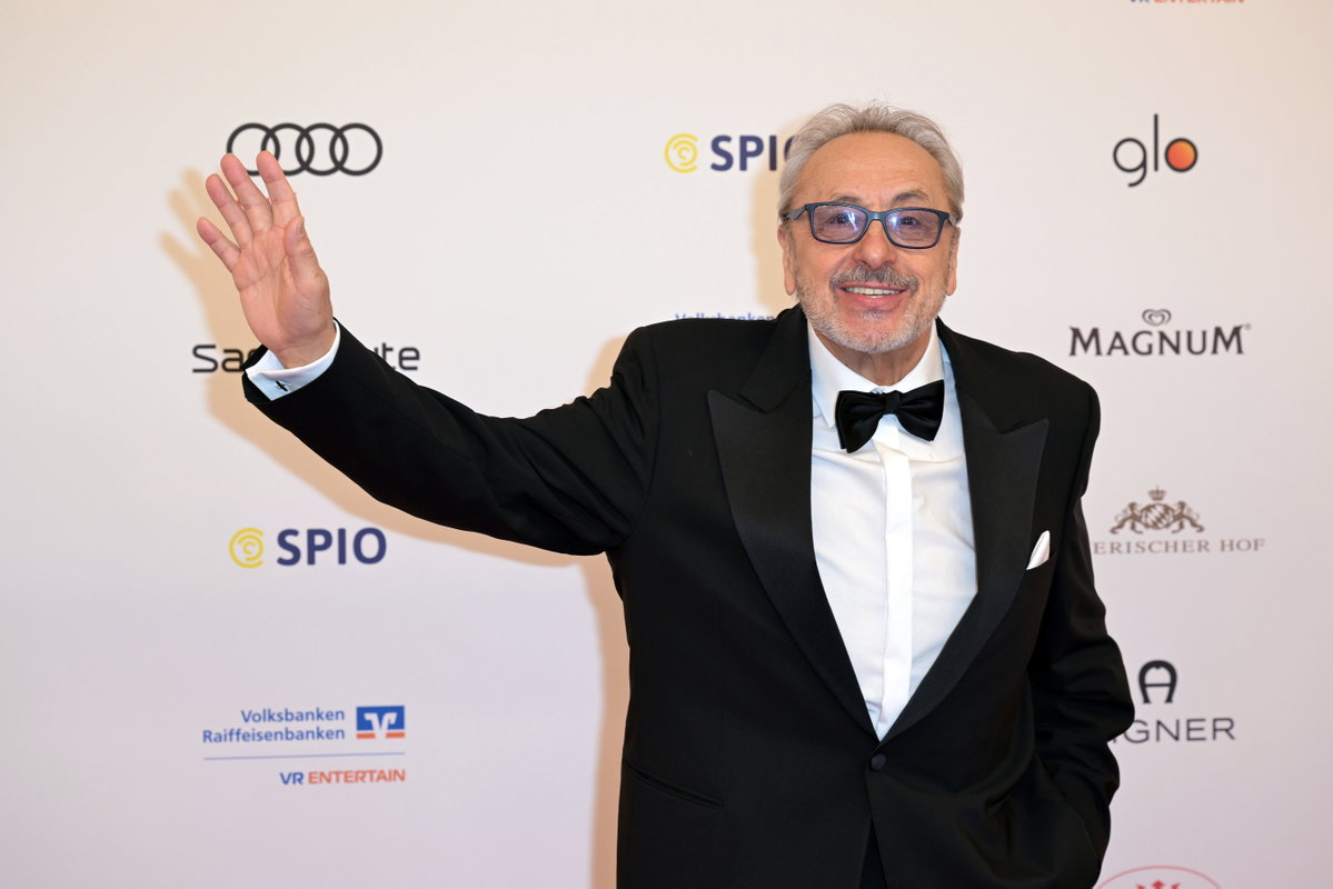 Wolfgang Stumph winkt auf einem Event