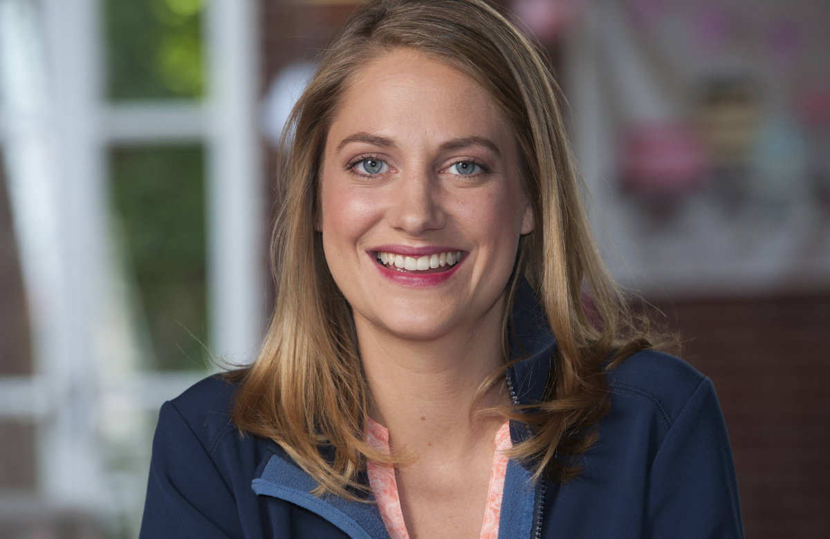 Bettina Burchard lacht