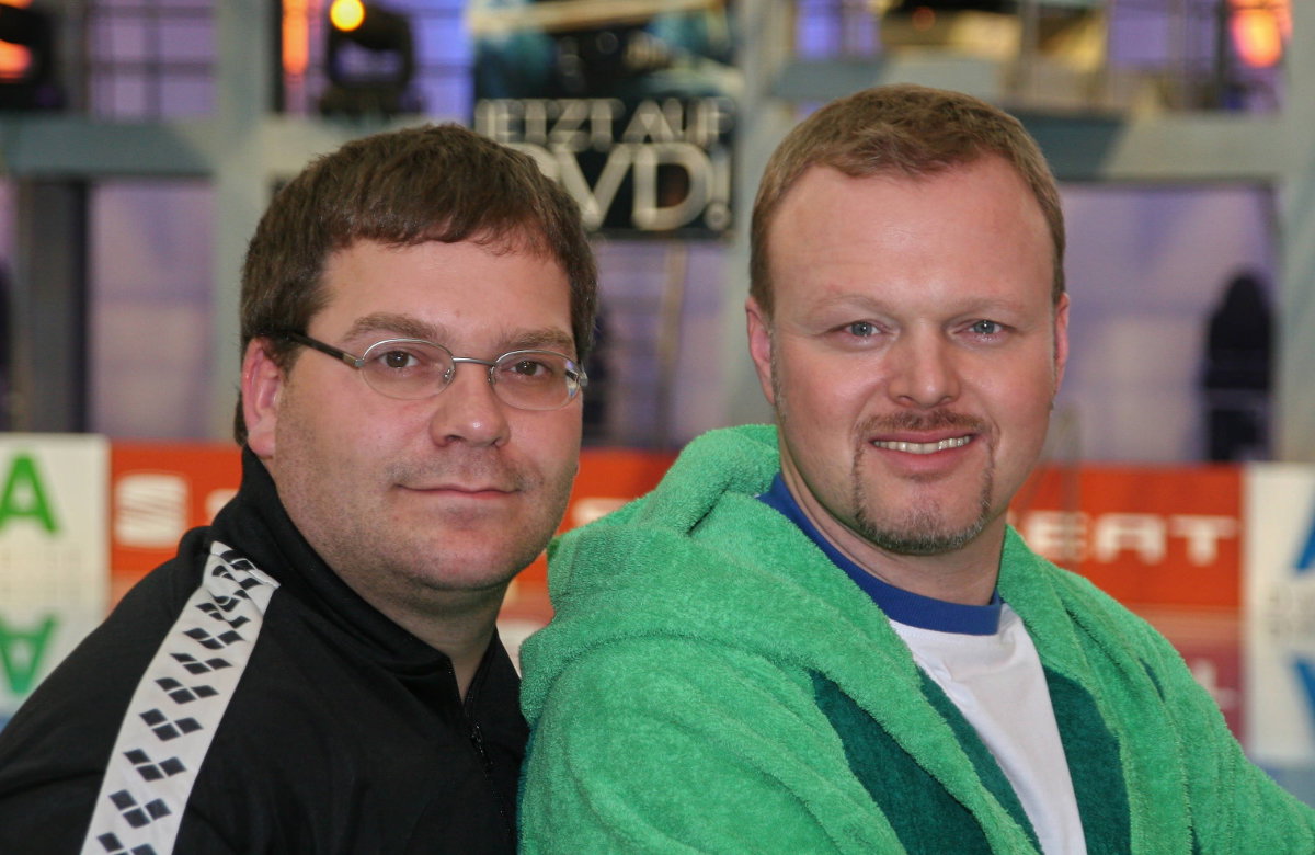 Elton und Stefan Raab im Schwimmbad