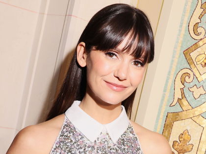 Laut Nina Dobrev: Dieses Peeling aus der Drogerie sorgt für einen Glow wie aus dem Beauty-Salon