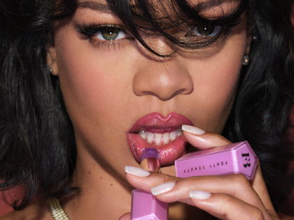 Make-up-Trend 2025: Dieser Lipgloss-Stick von Rihanna geht jetzt im Netz durch die Decke