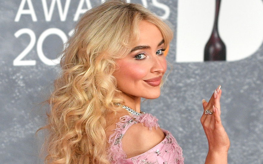 Sabrina Carpenter auf rotem Teppich