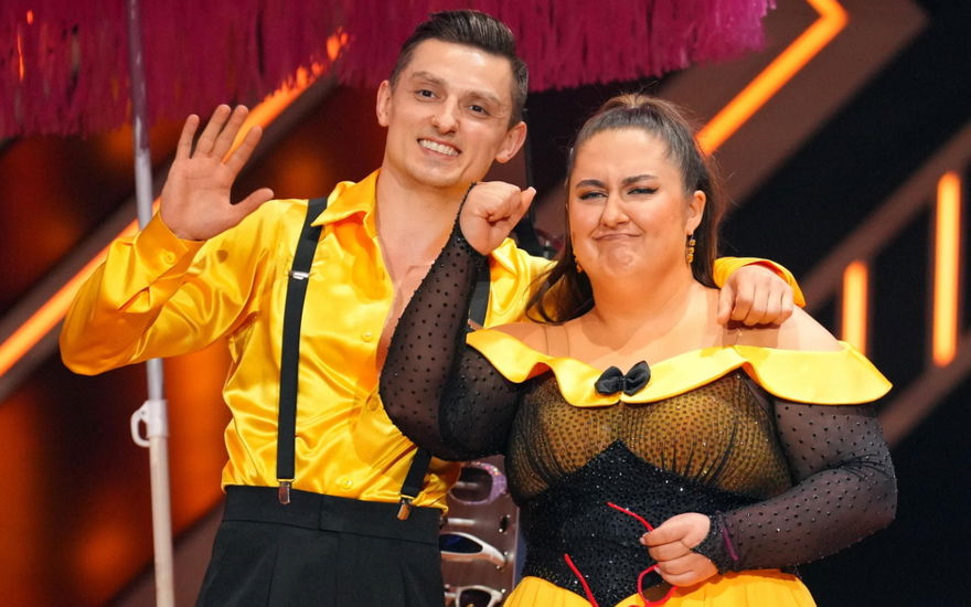 selfiesandra mit zsolt sandro cseke bei let's dance