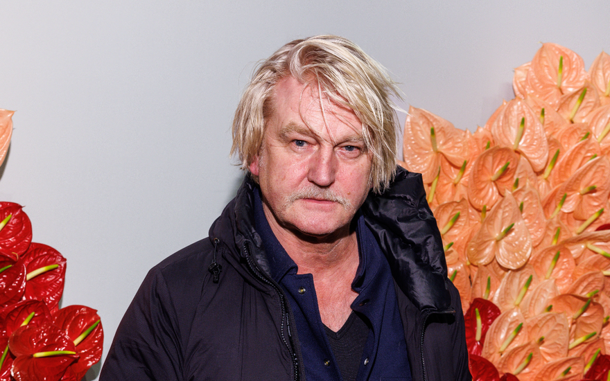 Detlev Buck guckt grimmig