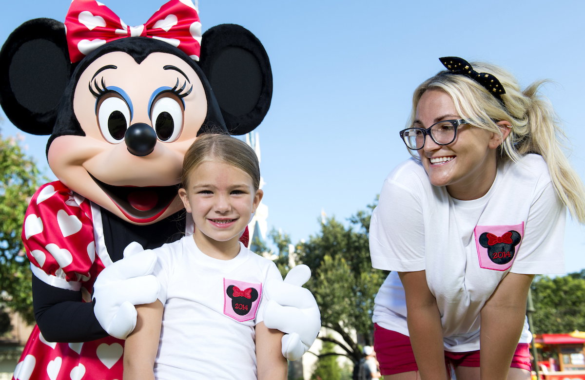 Jamie Lynn Spears mit Maddie Aldridge im Disneyland 2014