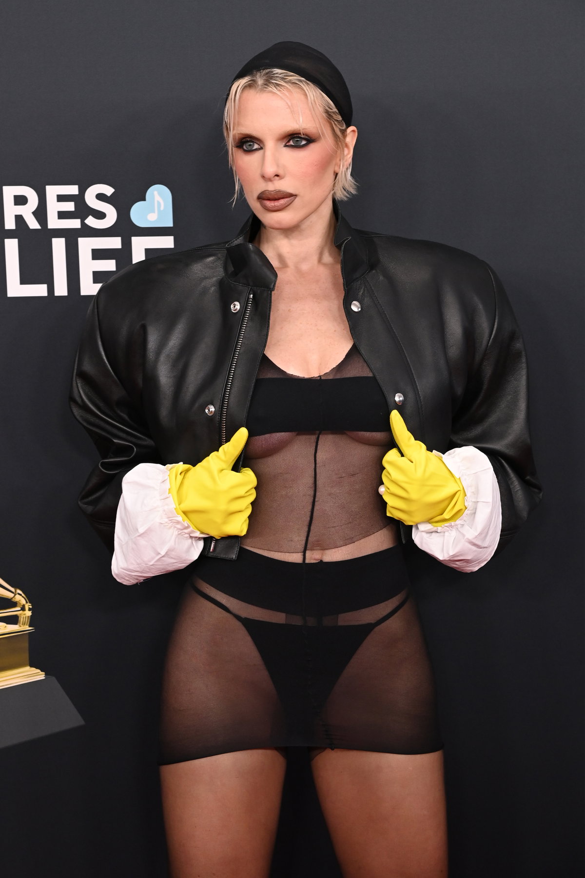 Julia Fox Grammy Awards 2025
