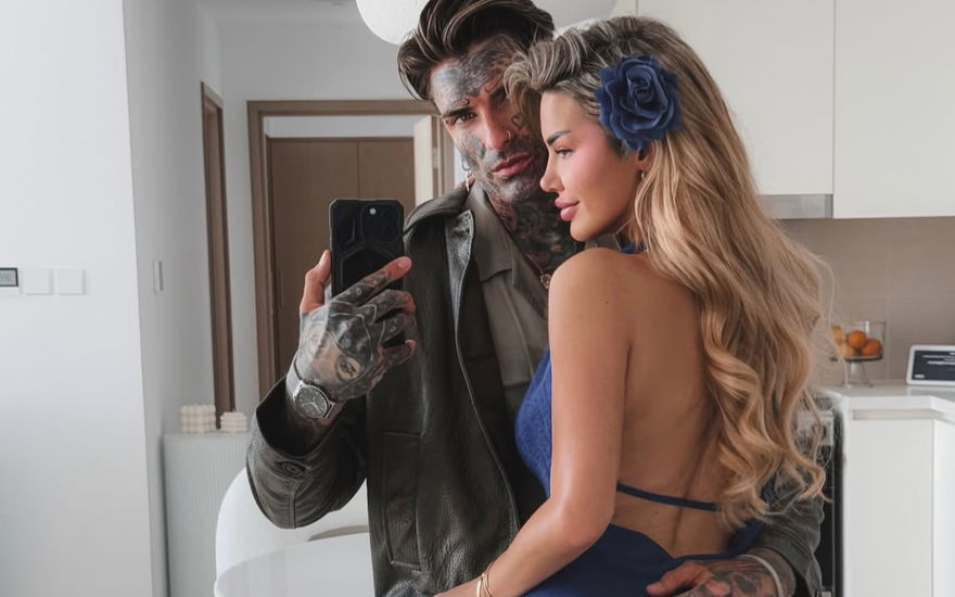 Kim Virginia Hartung und Nikola Glumac machen ein Selfie