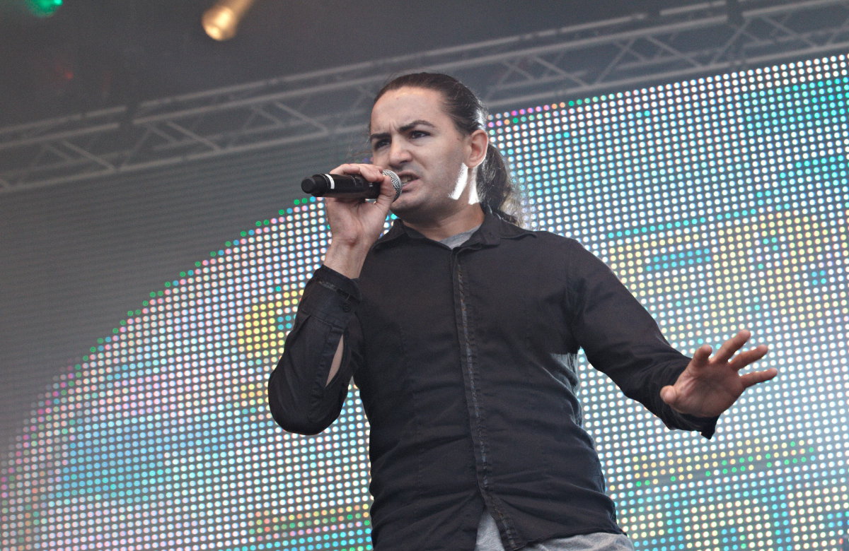 Menderes bei einem Auftritt 2012