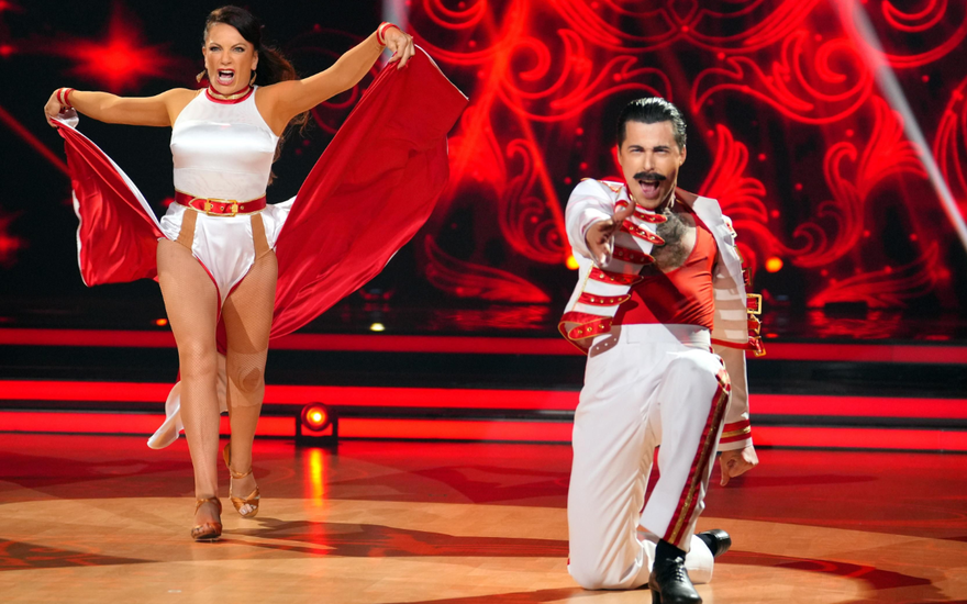 Valentin Lusin mit Christine Neubauer bei Lets dance