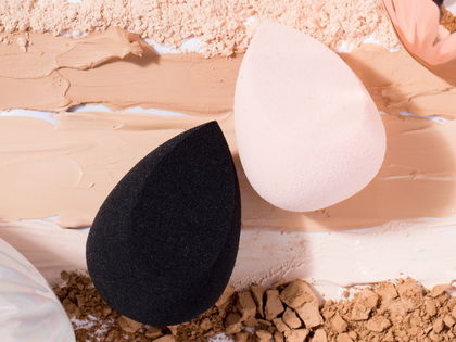 Foundation mit Beautyblender auftragen: In 5 Schritten zum Star-Glow