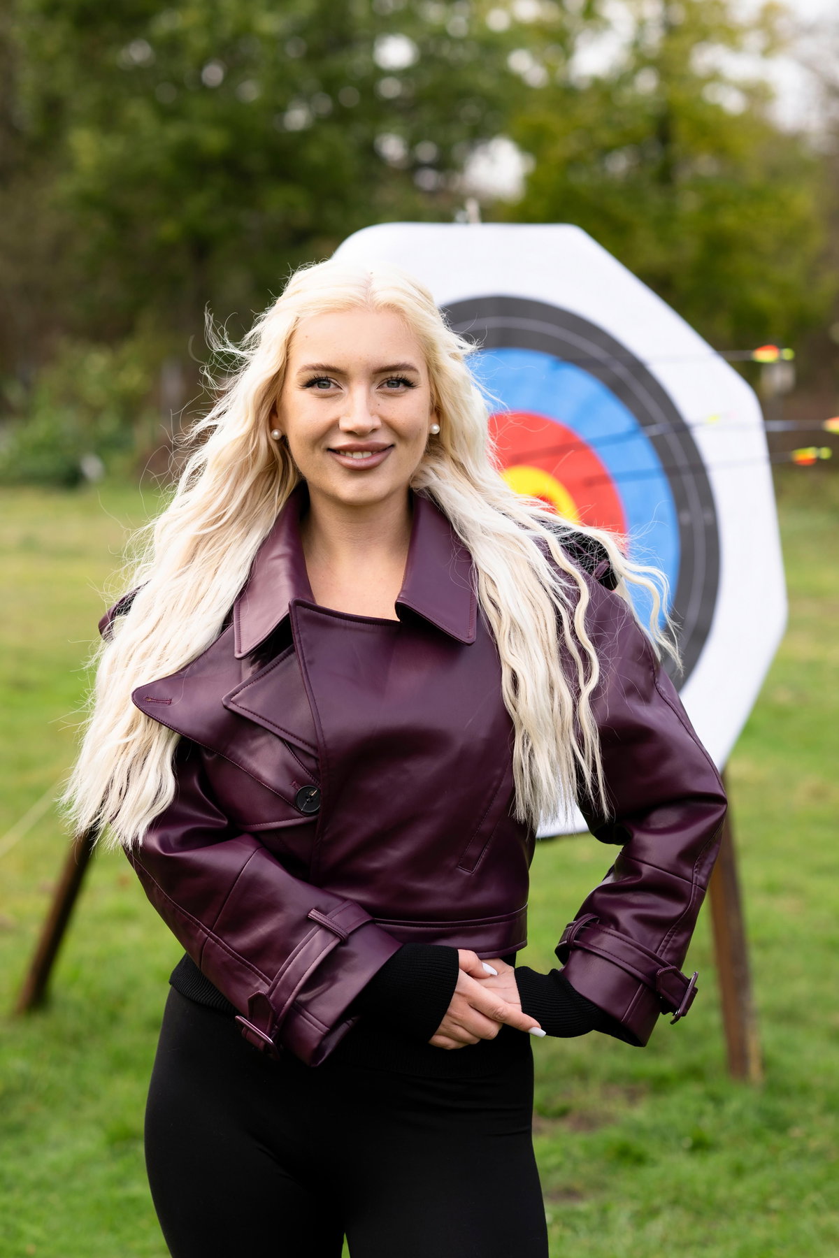 Nadine M. (27)