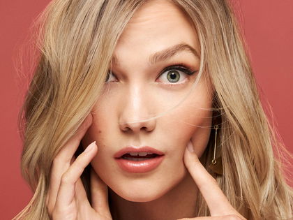 Laut Karlie Kloss: Dieser Lippenstift sorgt für einen Glanz mit Spiegeleffekt plus XXL-Volumen