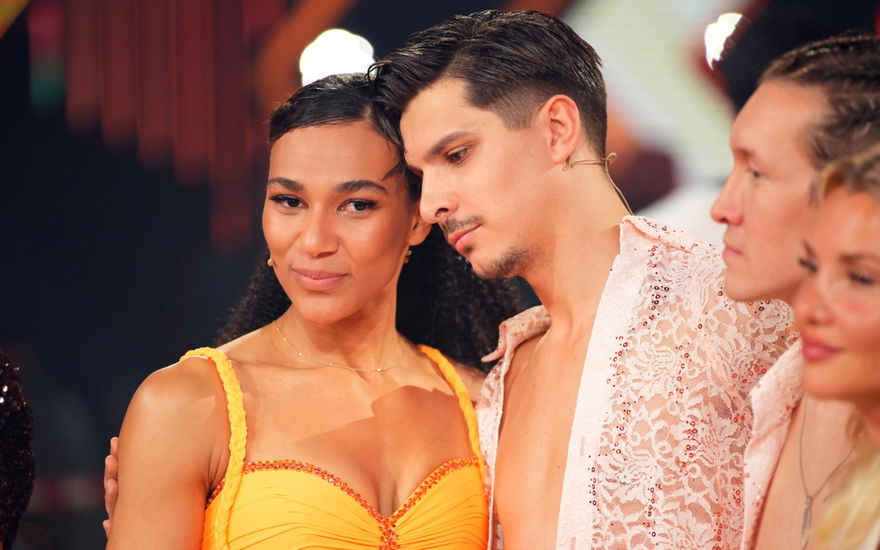Marie Mouroum traurig mit Alexandru