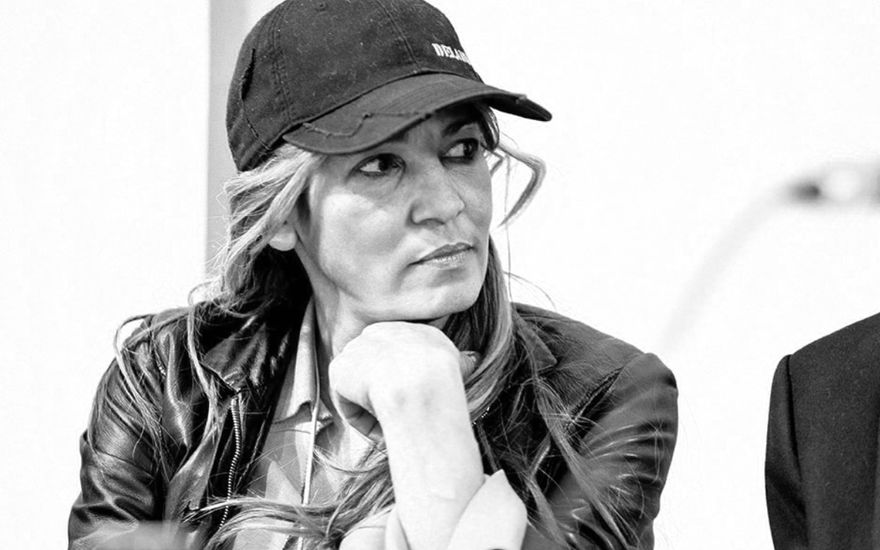 Nadja Abd el Farrag schaut traurig zur Seite