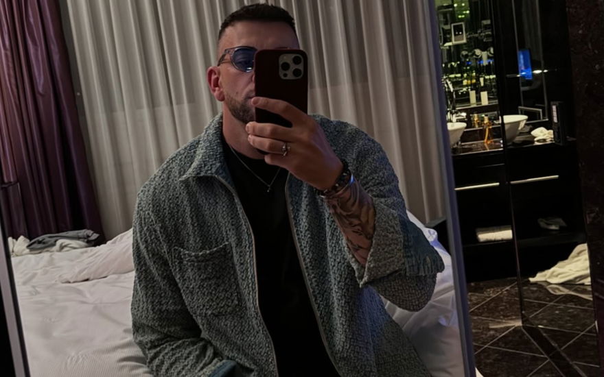 Serkan Yavuz macht Selfie