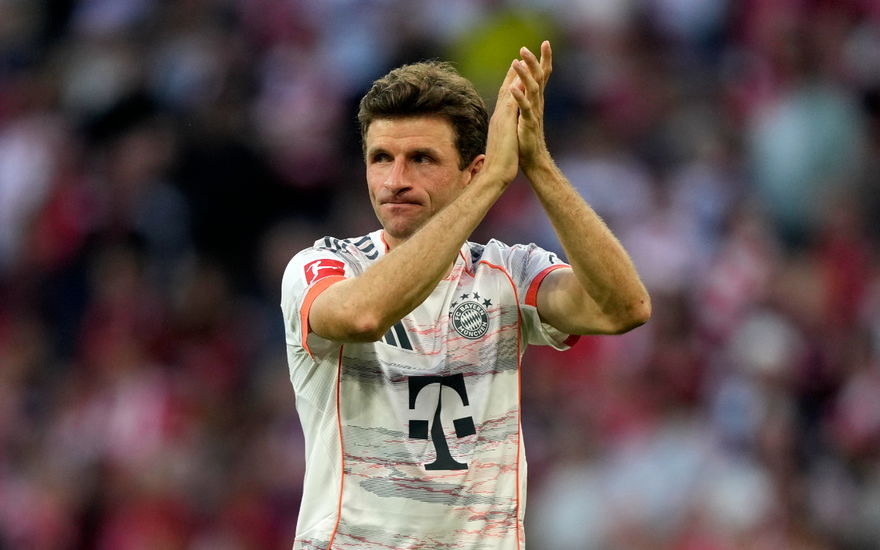 Thomas Müller klatscht