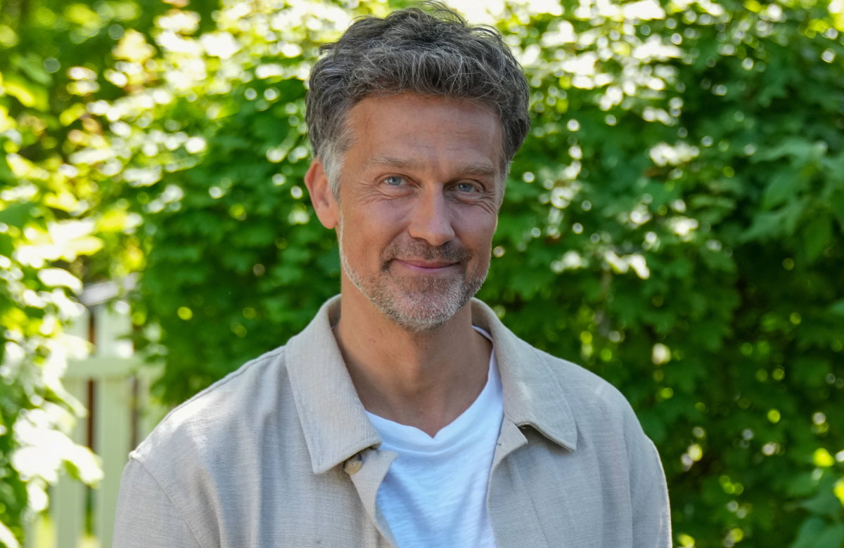 wayne carpendale mit grauen Haaren