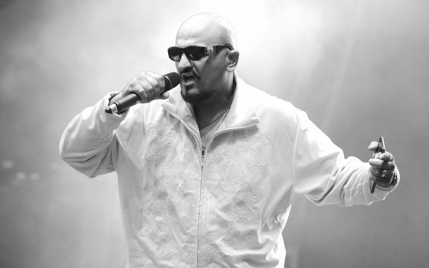 Rapper Xatar schwarz-weiß